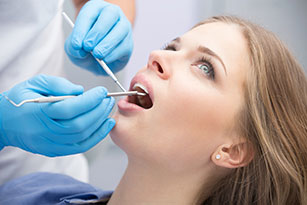 hull i tennene kariesbehandling
