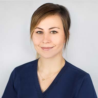 aleksandra piekut zahnaerztin